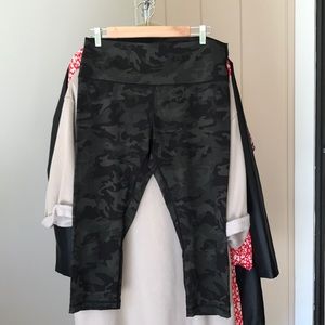 Authentic Lululemon camo leggings - 14